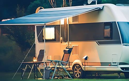 How to Adjust RV Awning for Rain